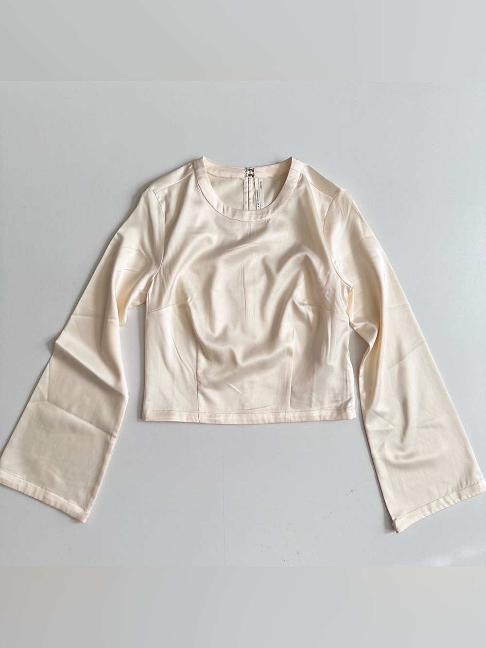 ANTHROPOLOGIE Satin Cream Long Bell Sleeve Size Small